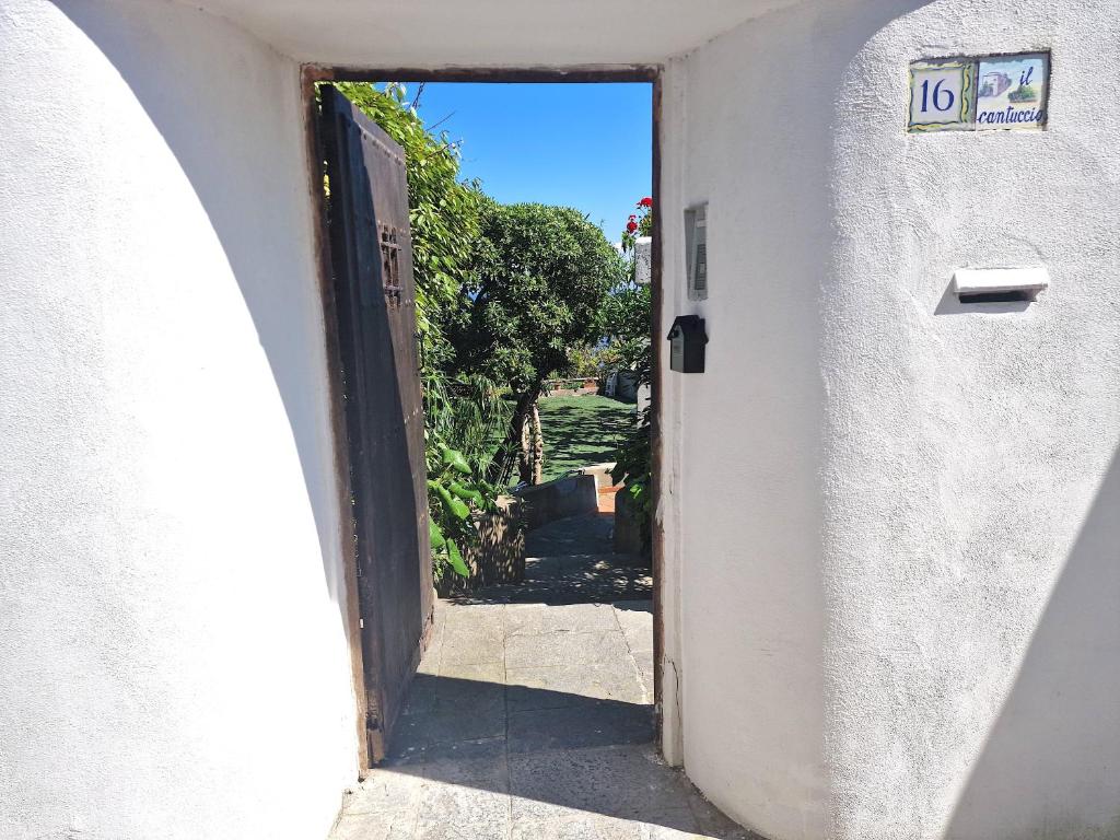 Foto sihtkohas Capri asuva majutusasutuse Il Cantuccio Rooms galeriist