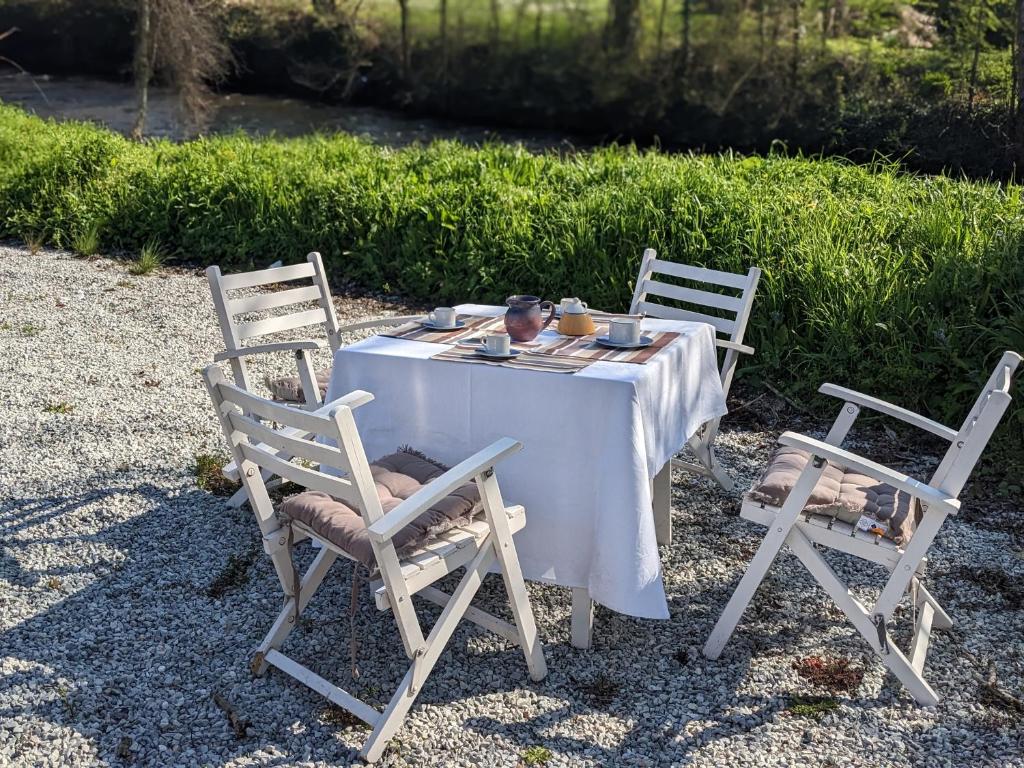 Fotografie z fotogalerie ubytování Auberge des Trains Mythiques Chambres d'hôtes à Gouarec au pied de la Vélodyssée v destinaci Laniscat