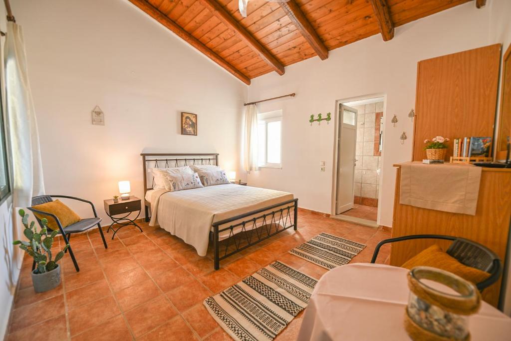 Posteľ alebo postele v izbe v ubytovaní Seaside House in Ravdouha