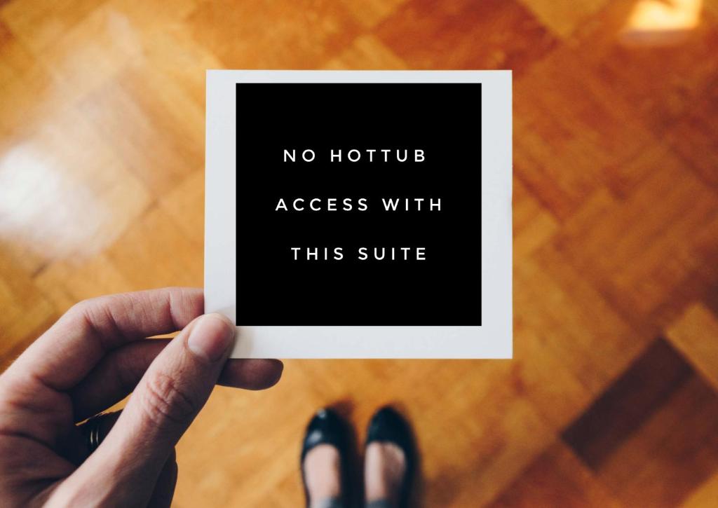 Osborne luxury hot tub and jacuzzi suites - Superior Suite Mit Spa Bad