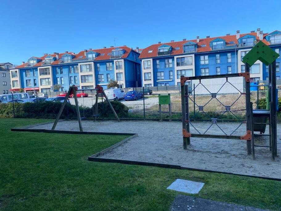 Detský kútik v ubytovaní Apartamento de playa familiar, piscina y garaje.