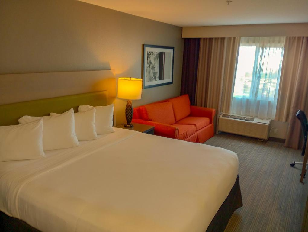 Country Inn & Suites by Radisson, Portland International Airport, OR photo