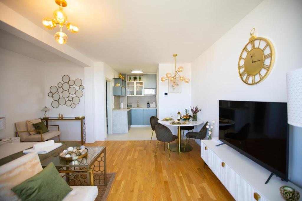 Studio Apartment Shine, Podstrana Updated 2024 Prices