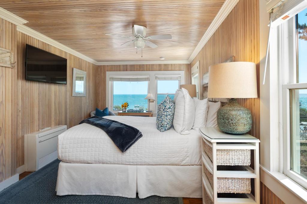Inn on the Sound - Deluxe Double Room With Sea View