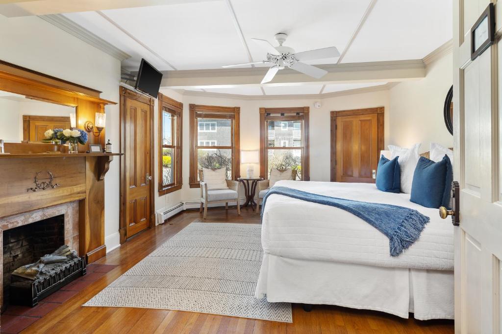 Inn on the Sound - King Room With Garden View