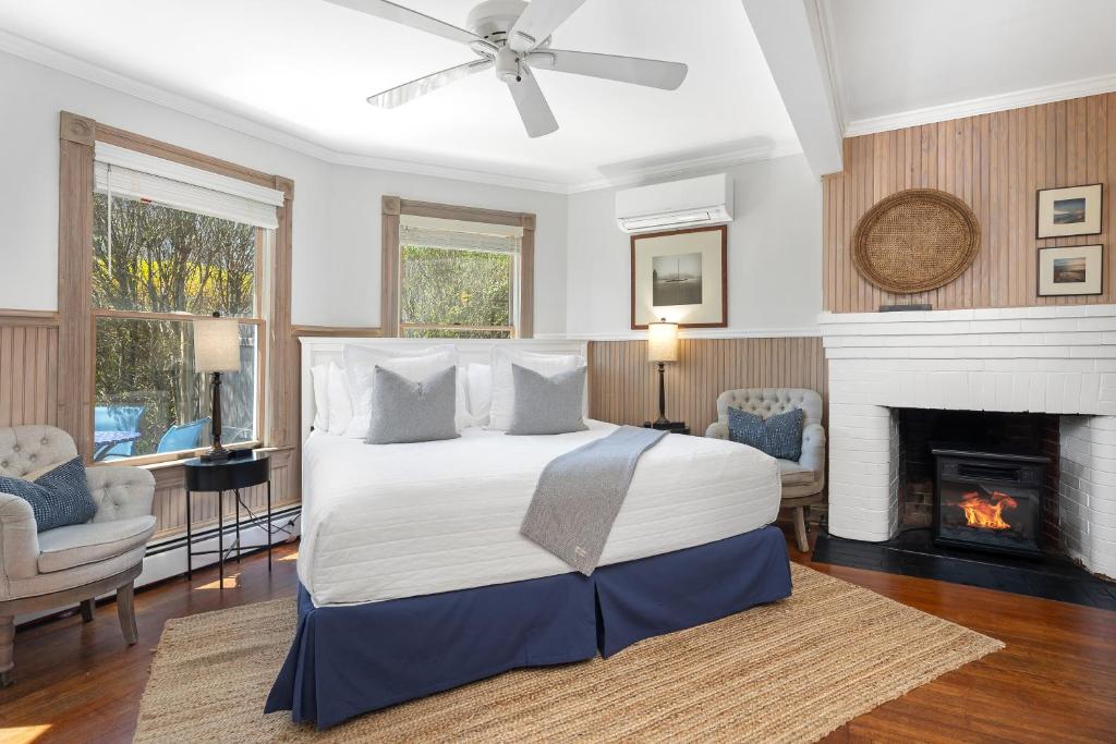 Inn on the Sound - Deluxe Studio With Partial Ocean View And Terrace