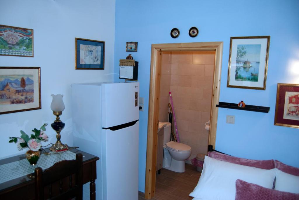 A bathroom at Yangos traditional home
