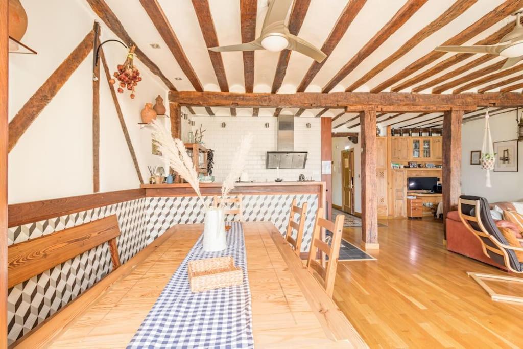 Kuchnia lub aneks kuchenny w obiekcie Sea views in the heart of the old town