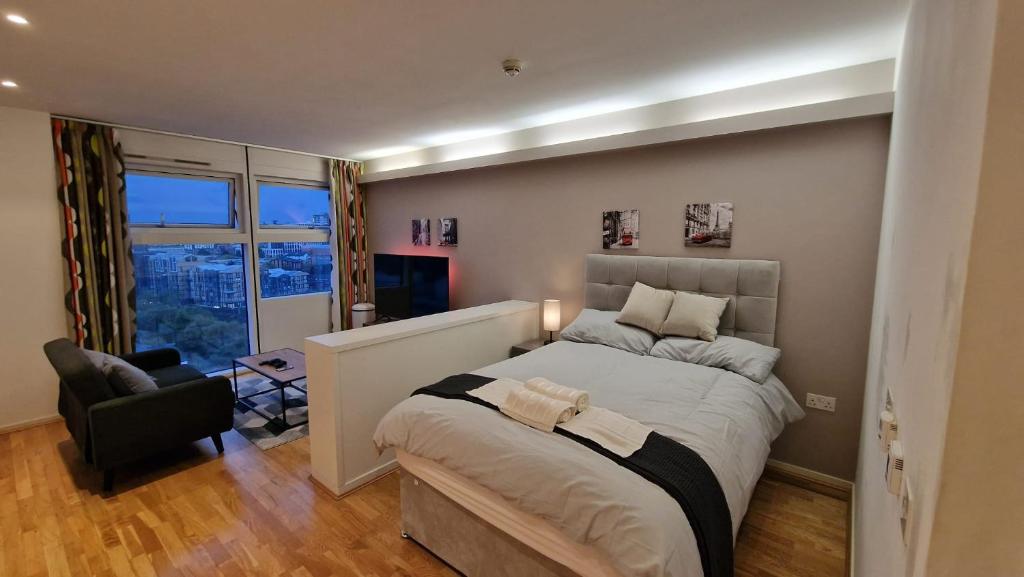 Exceptional 1 Bed City Centre Studio Birmingham, Birmingham (updated