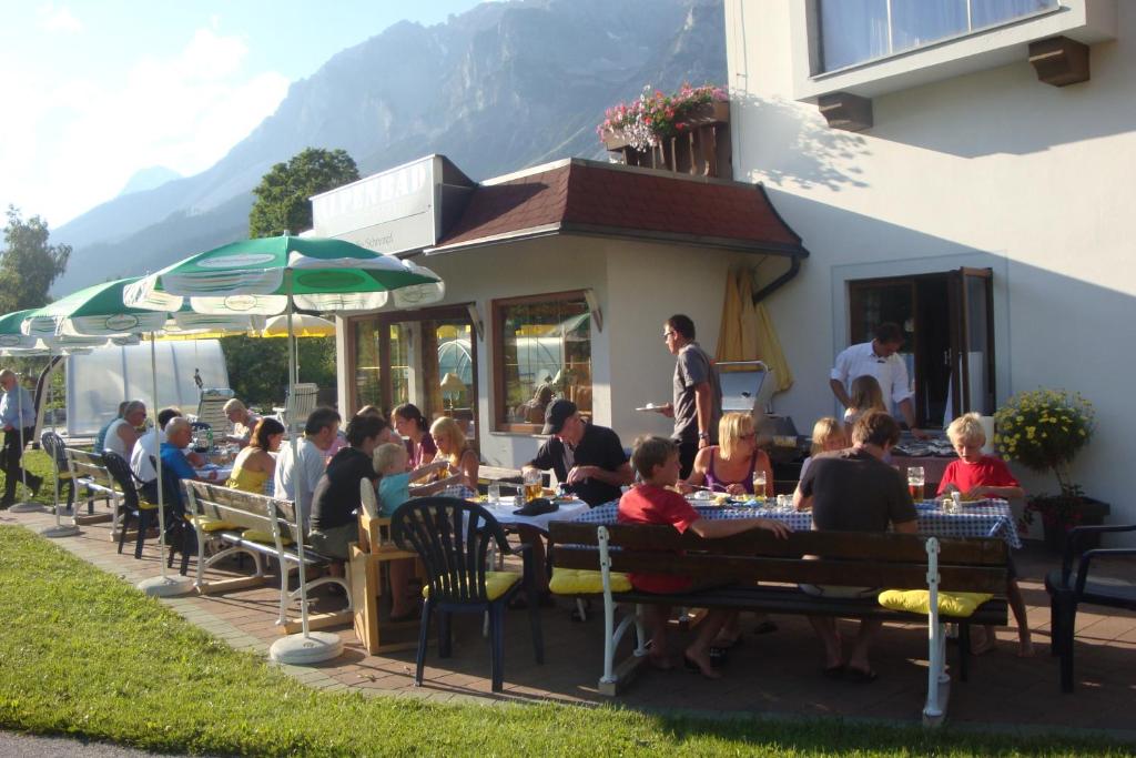 Hostia v ubytovaní Alpenbad