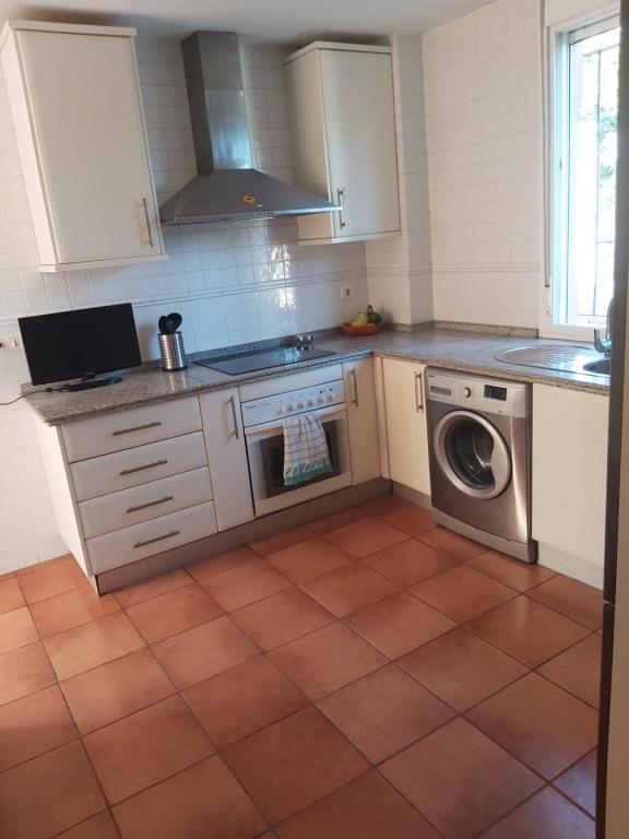 Kuchyňa alebo kuchynka v ubytovaní VILLA DEL MAR