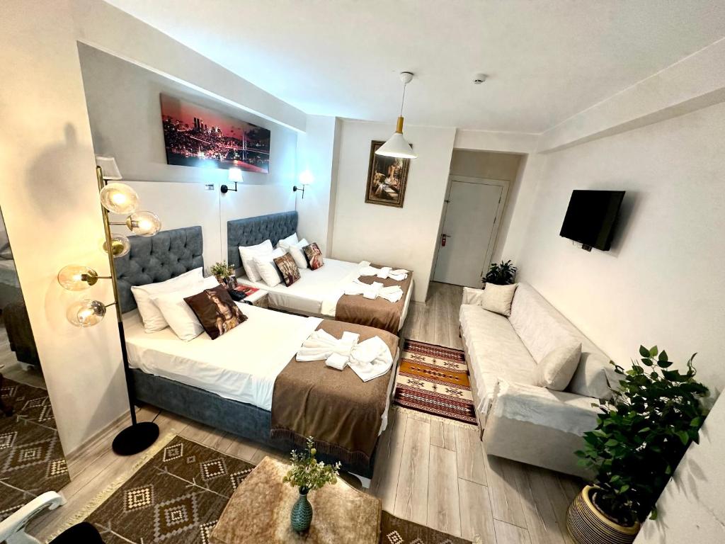 Galapera Hotel - Deluxe Triple Room