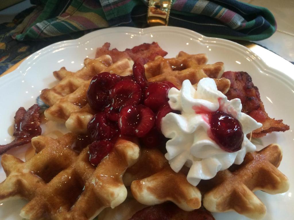 The Torch Lake Bed and Breakfast - King Suite