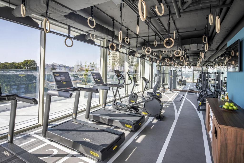 Fitness centrum a/nebo fitness zařízení v ubytování Renaissance Porto Lapa Hotel