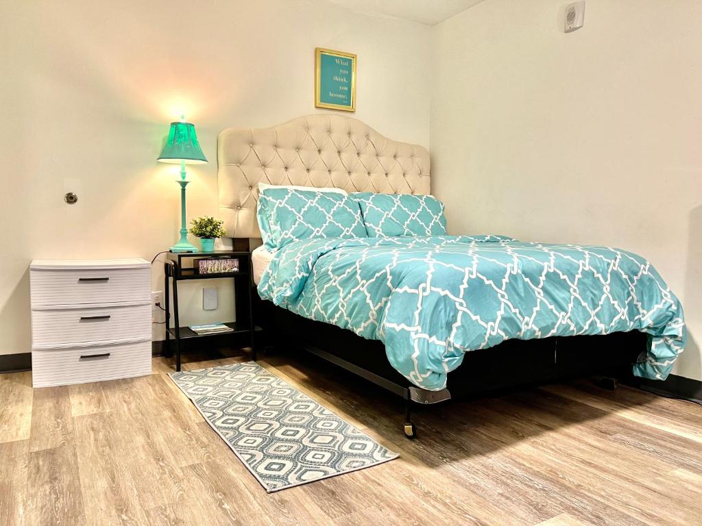 Studio Apartment with Shared Bathroom 10 minutes walk to University of WA - 
