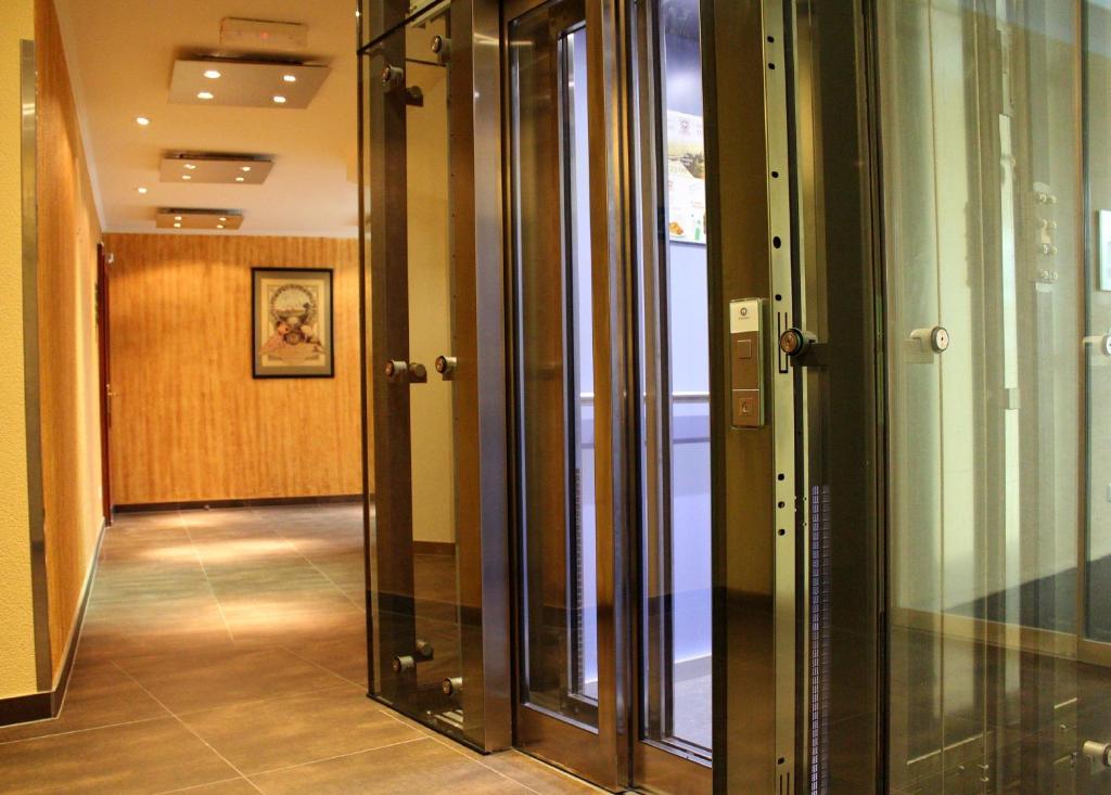 Hotel Weisses Kreuz - Resim 24