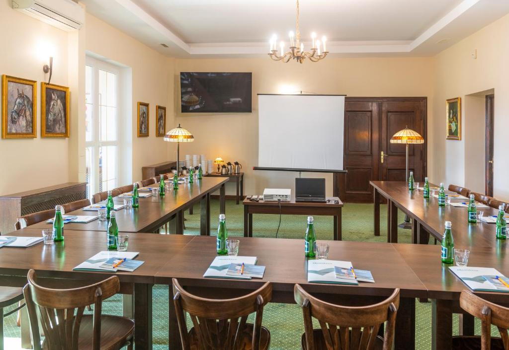 Televízia a/alebo spoločenská miestnosť v ubytovaní Hotel Mona Lisa Wellness & Spa