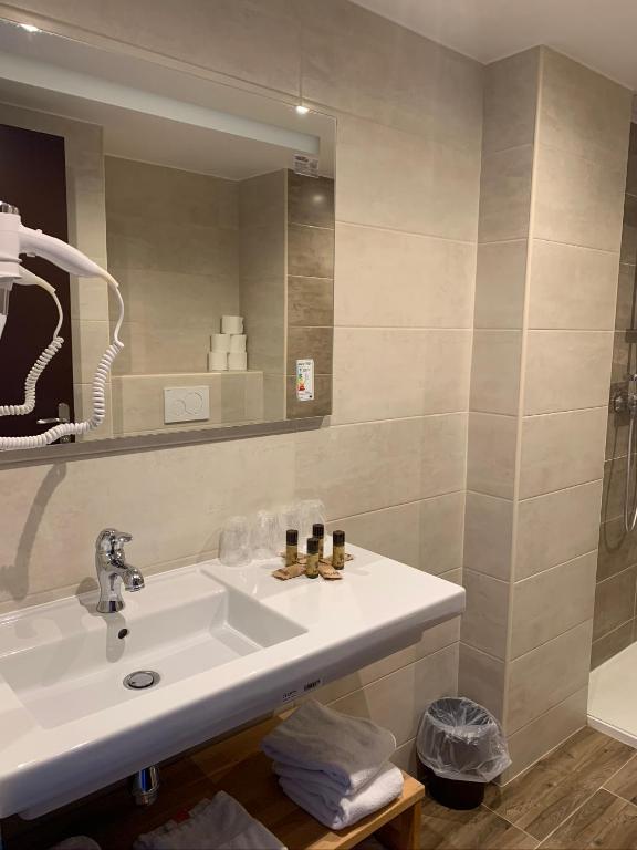 Hôtel Esprit d'Azur - Resim 12