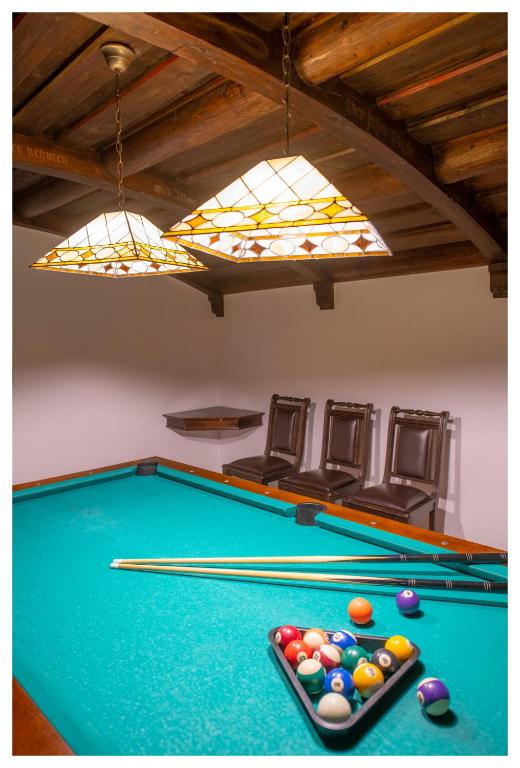 Biliardový stôl v ubytovaní Hotel Mona Lisa Wellness & Spa