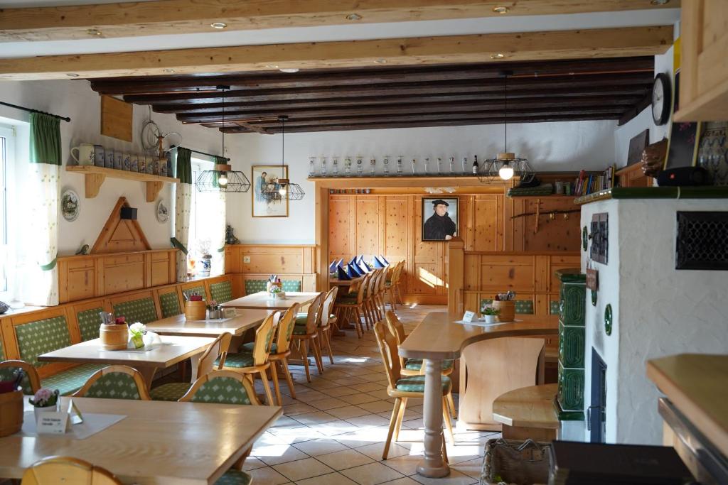 Posezení v ubytování Hotel Gasthof Weißer Löwe