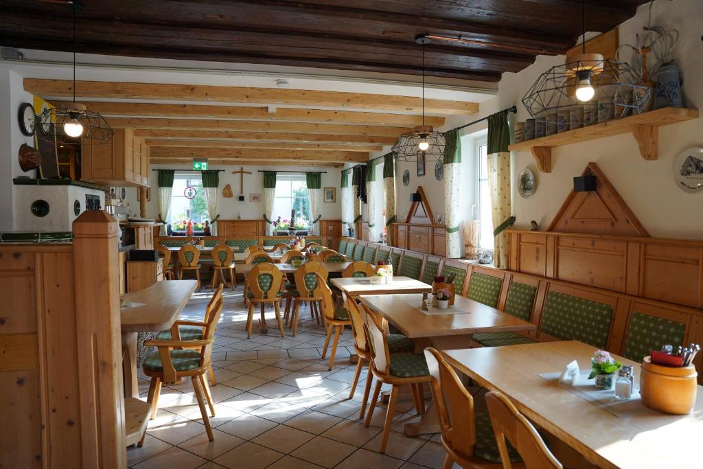 Restaurace v ubytování Hotel Gasthof Weißer Löwe