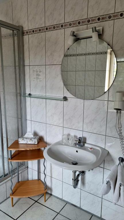 Koupelna v ubytování Hotel Gasthof Weißer Löwe