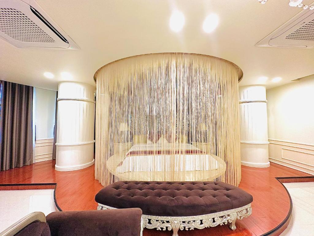 Viet Uc Hotel - Large Double Room