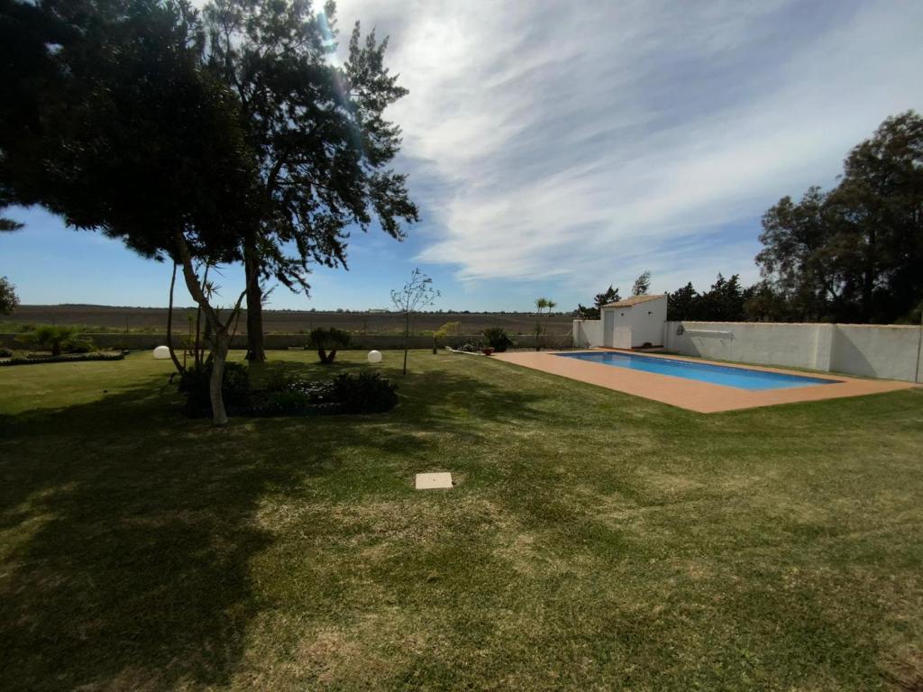 Bazén v ubytovaní Villa dos Torres alebo v jeho blízkosti