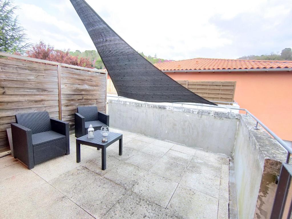 Fotografia z galérie ubytovania Le cosy Eurocentre ► Terrasse ► Parking ► WiFi ► 24/24 v destinácii Castelnau-dʼEstrétefonds