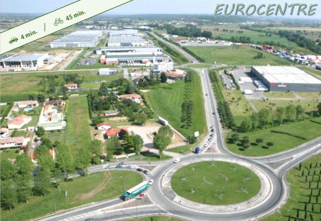 Fotografia z galérie ubytovania Le cosy Eurocentre ► Terrasse ► Parking ► WiFi ► 24/24 v destinácii Castelnau-dʼEstrétefonds