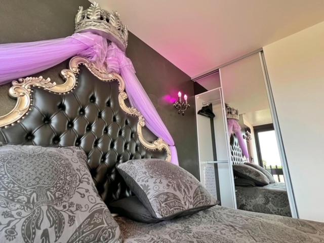 Fotografia z galérie ubytovania CAP D'AGDE NATURISTE-PORT VENUS RESIDENCE-Studio luxe "La Barock" v destinácii Cap d'Agde