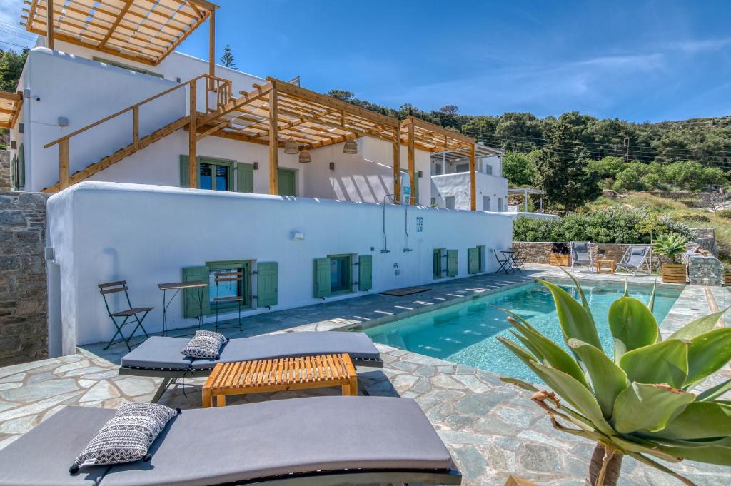 an image of a villa with a swimming pool at Magic Villa With Swimming Pool in Paros in Lefkes