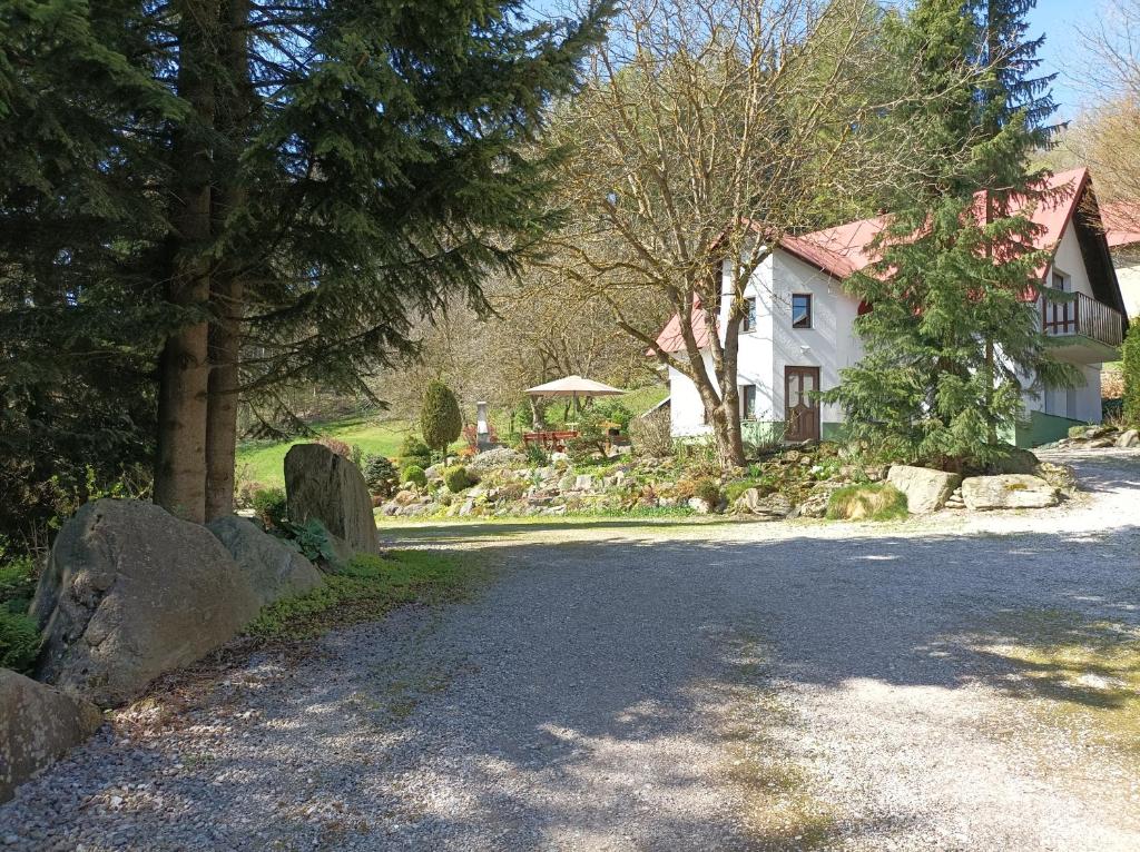 Zahrada ubytování Pension DORO