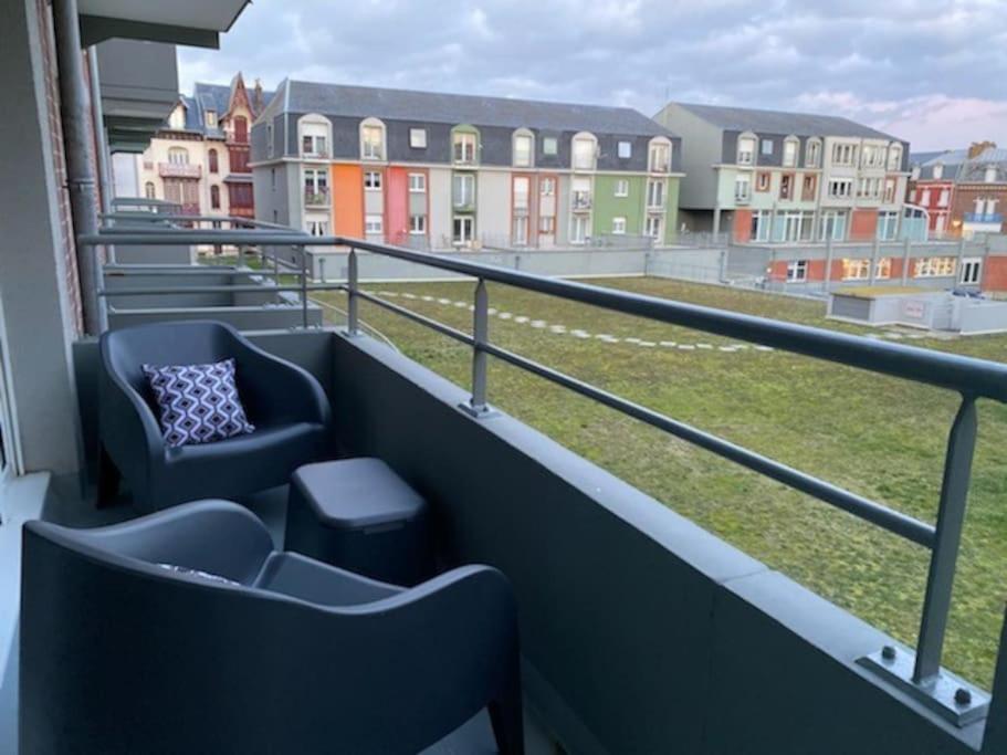 Balkón alebo terasa v ubytovaní Trimaran Studio 10 mètres de la plage avec balcon/terrasse