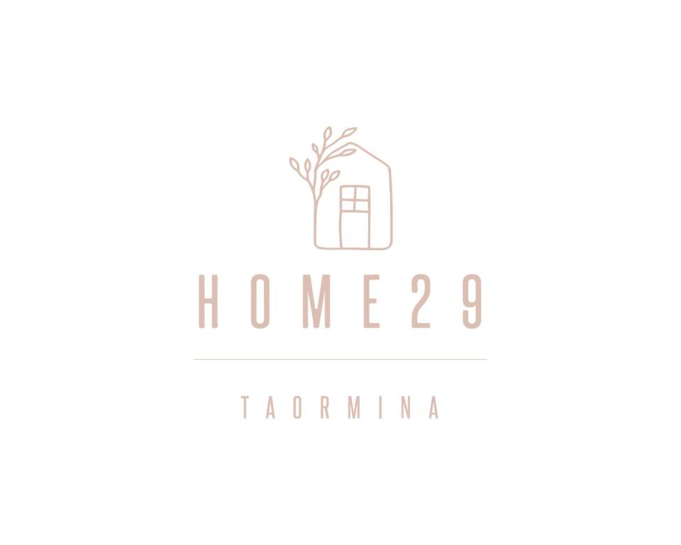 um conjunto de logótipos para uma casa e uma palmeira em Home 29 Taormina City Center em Taormina