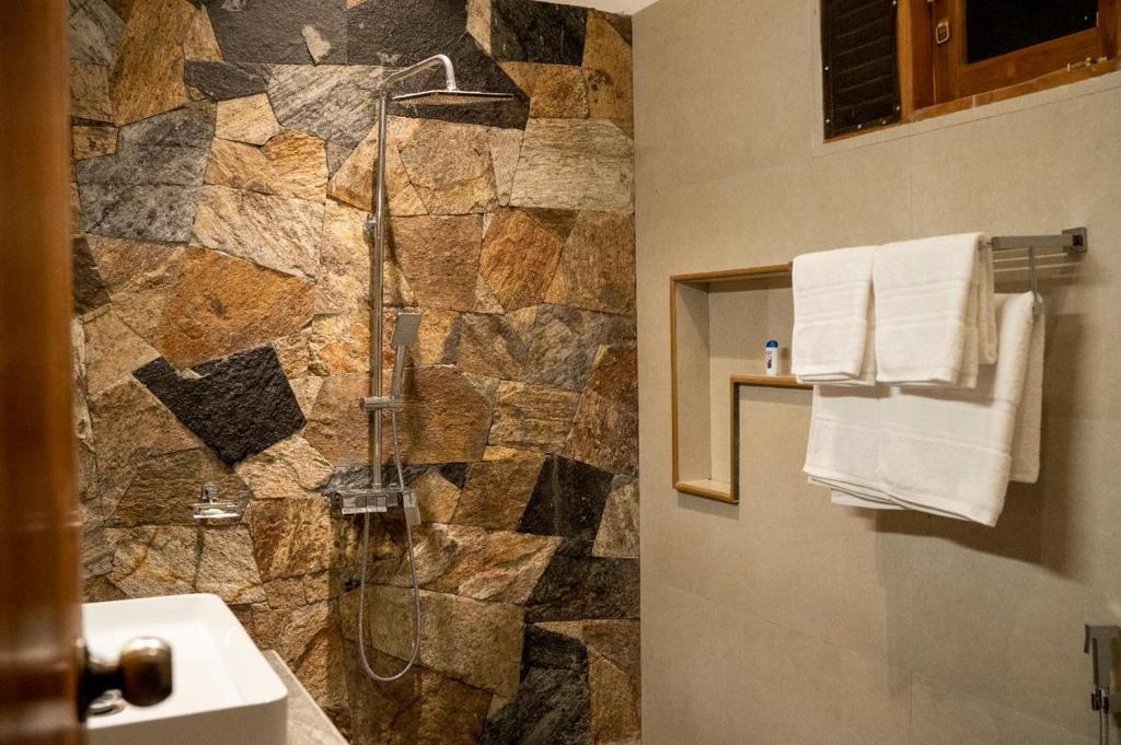 Koupelna v ubytování Lina Hotel