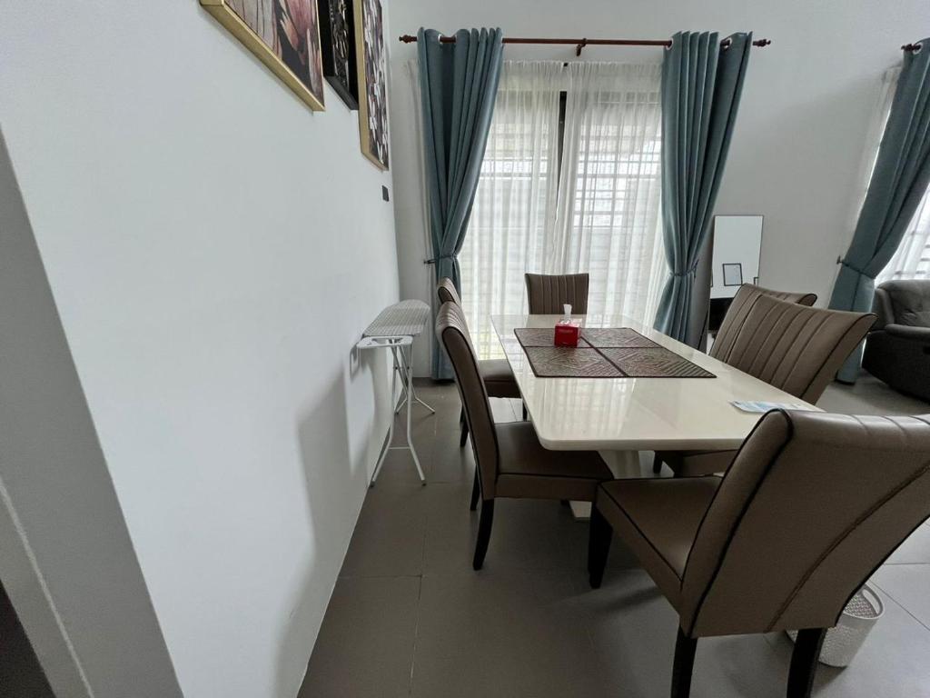 Posezení v ubytování ORKED HOMESTAY HOSPITAL SULTANAH BAHIYAH Alor Setar