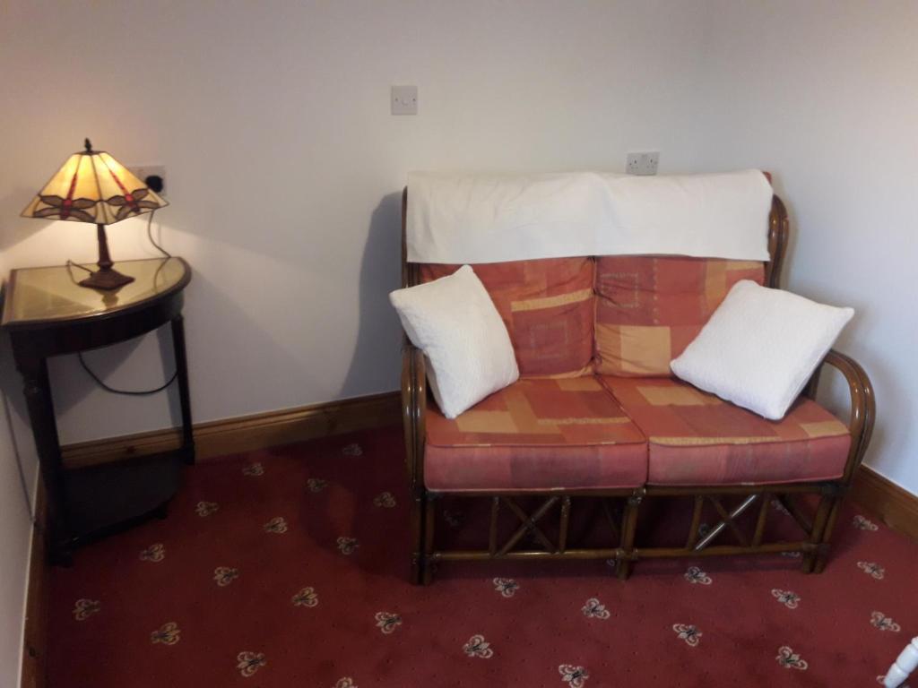 Posezení v ubytování Cedar Lodge Self Catering Accommodation H91 CF9D