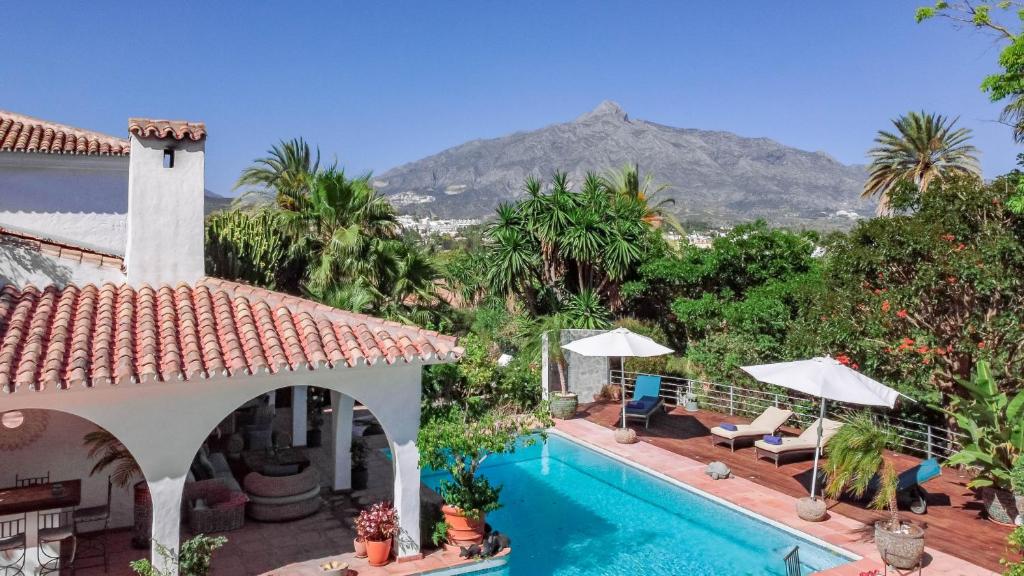 VLB - Stunning villa Las Brisas, private pool, Marbella ...