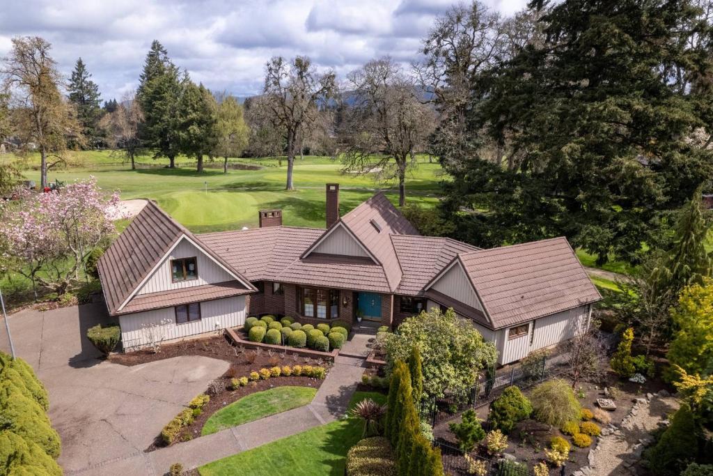 an aerial view of a house with a garden at Fairway View Retreat in Eugene