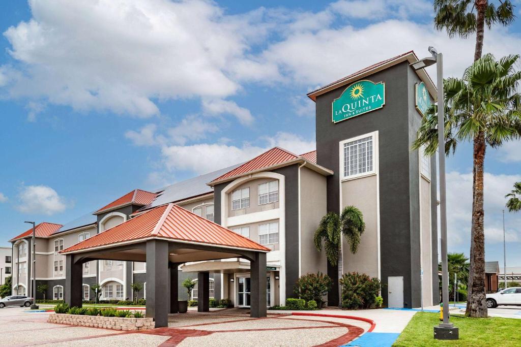 La Quinta Inn & Suites by Wyndham Pharr RGV Medical Center - Housity