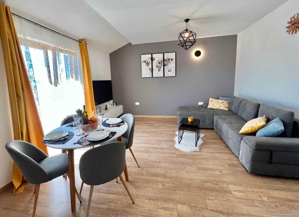 Posedenie v ubytovaní Apartment in Jadranovo 43364