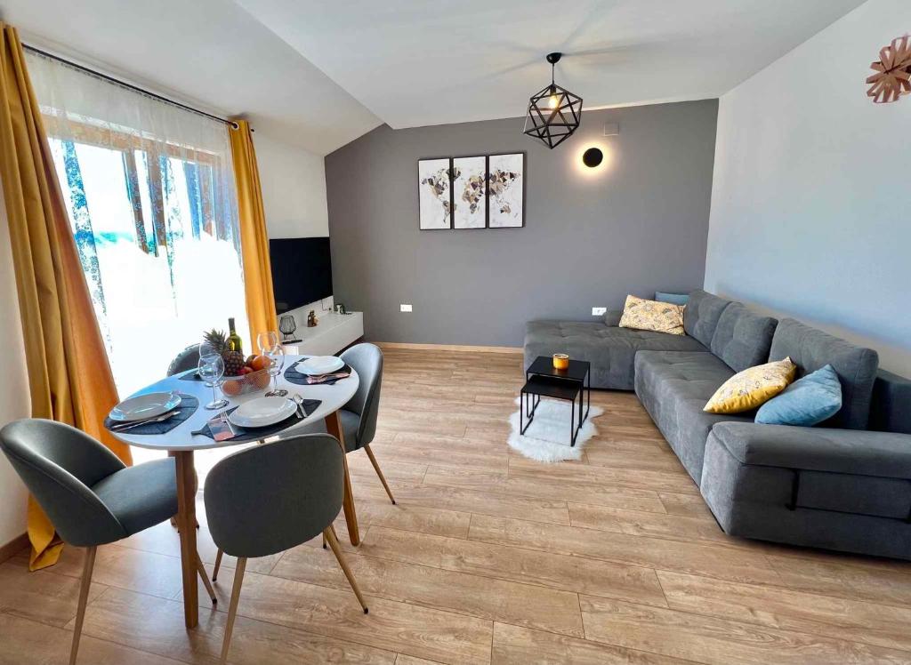 Posedenie v ubytovaní Apartment in Jadranovo 43364
