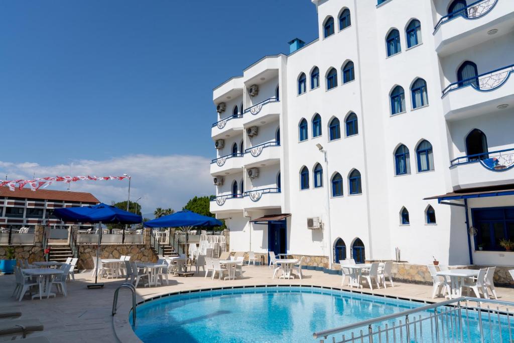 Bazén v ubytování Eroglu City Hotel nebo v jeho okolí