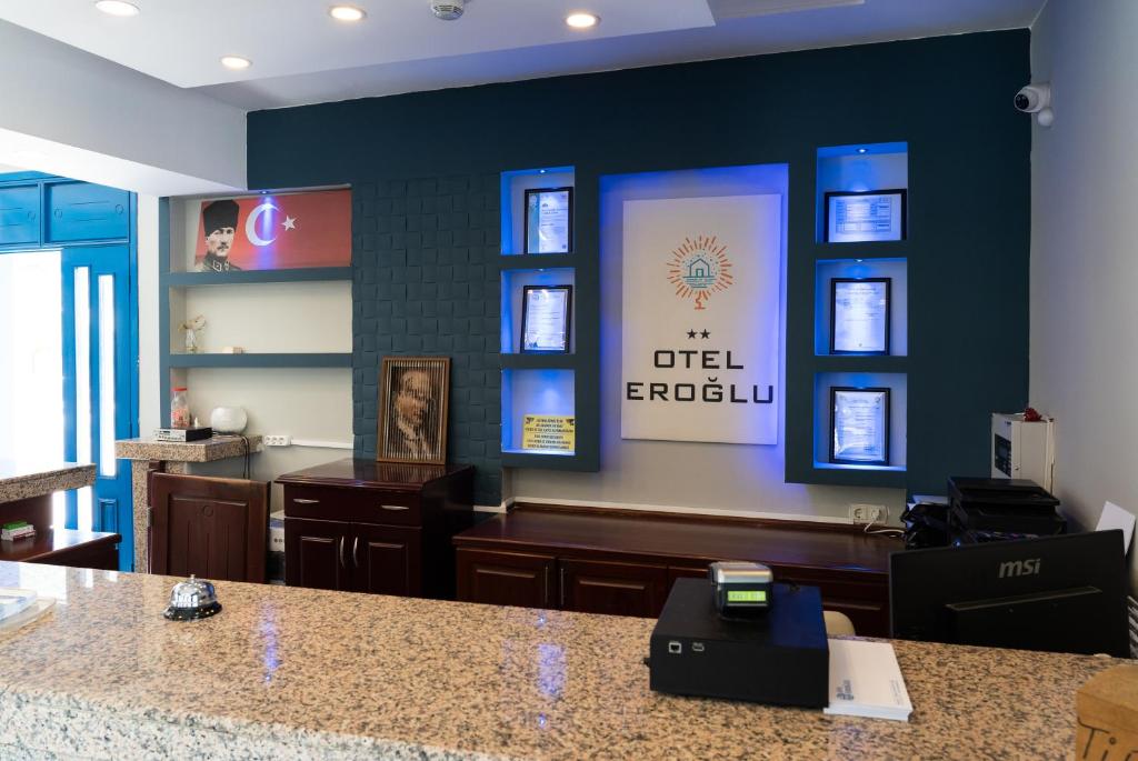 TV a/nebo společenská místnost v ubytování Eroglu City Hotel