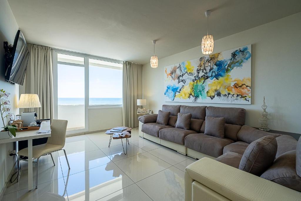 Posezení v ubytování ON Hotels Oceanfront Adults Designed