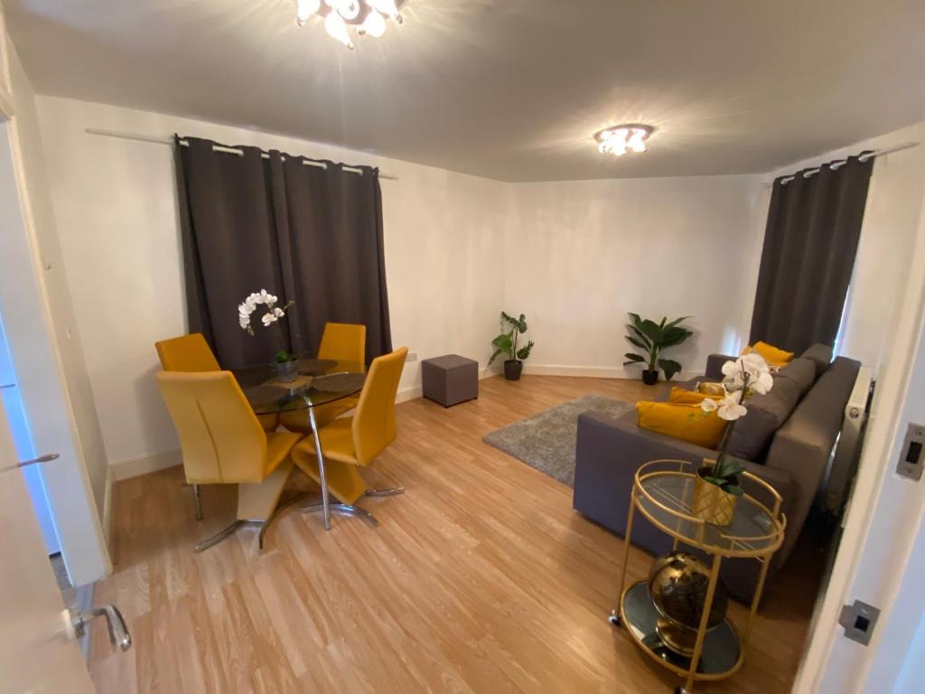 Gallery image of Private House with free park for group near Wembley station in London