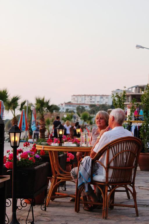 Ladies Beach Hotel vendégei