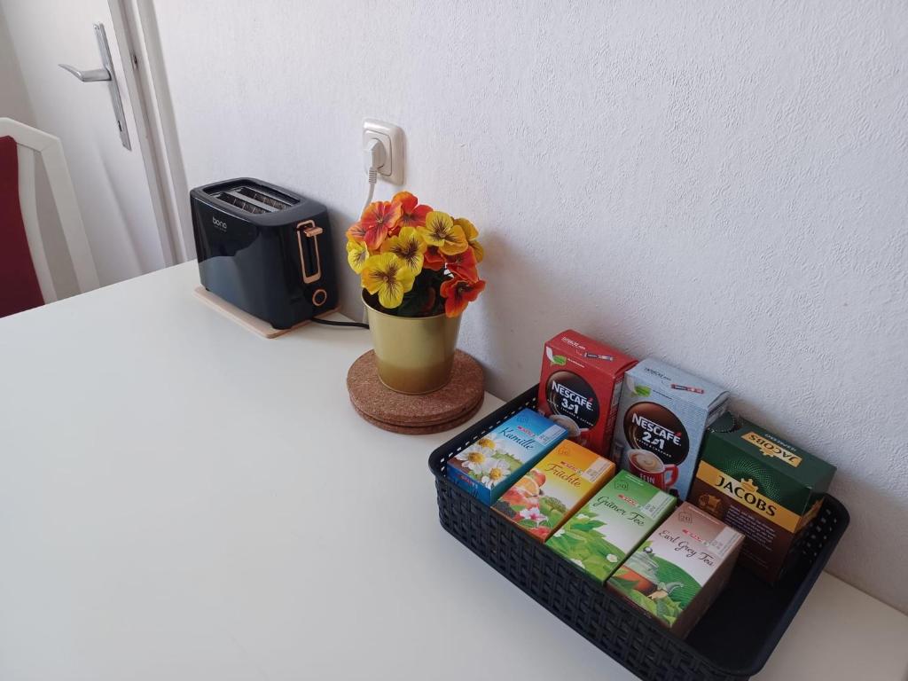 Kaffee-/Teezubehör in der Unterkunft BrightCenterApartment