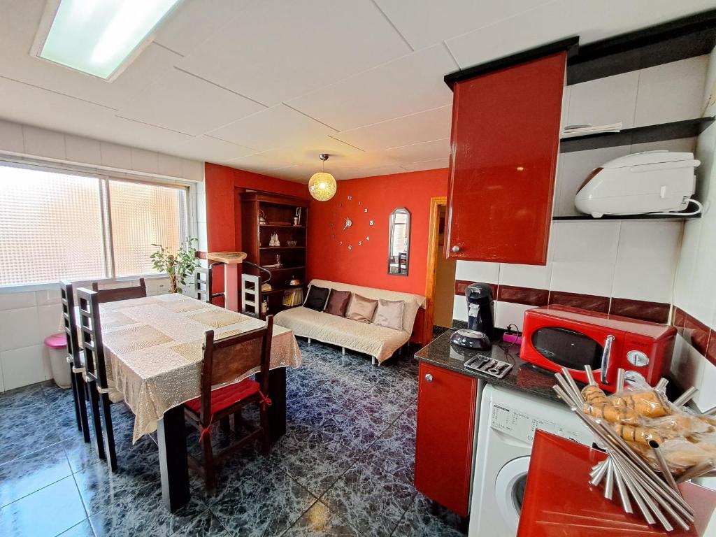 Kuchyň nebo kuchyňský kout v ubytování Full equipped and comfortable apartment with WiFi